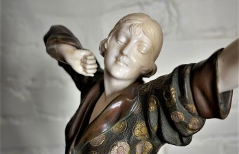 Чипарус Девушка в пижаме скульптура бронза с костью Ар Деко хризоэлефантина